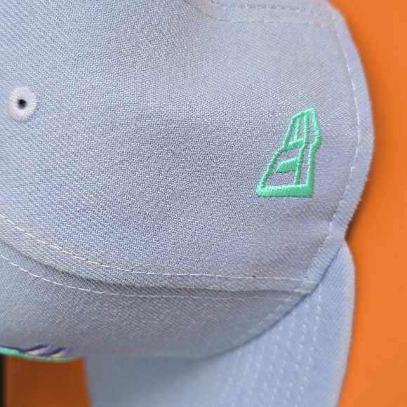 New Era Candy 59Fifty Fitted OKC Thunder Hat - Picture 3 of 6